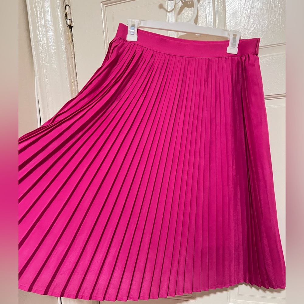 A New Day Fuchsia Women’s Pleated Skirt in a size M.